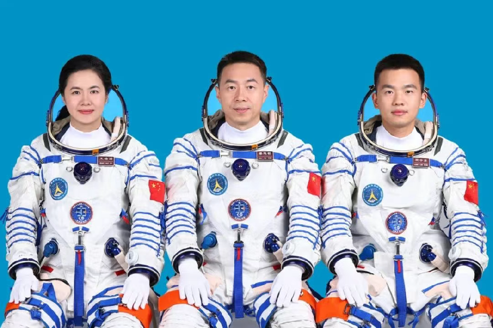 神十九飞船已撤离空间站，计划于今日中午返回东风着陆场